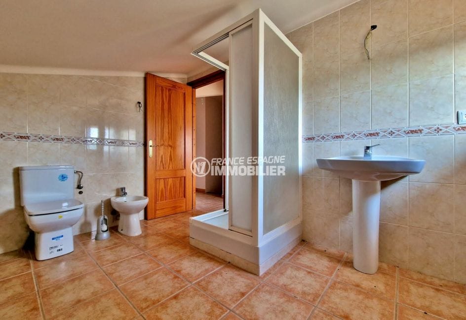 immo llanca: villa 9 pièces nueve 431 m², 4ème salle d'eau, wc, douche, bidet
