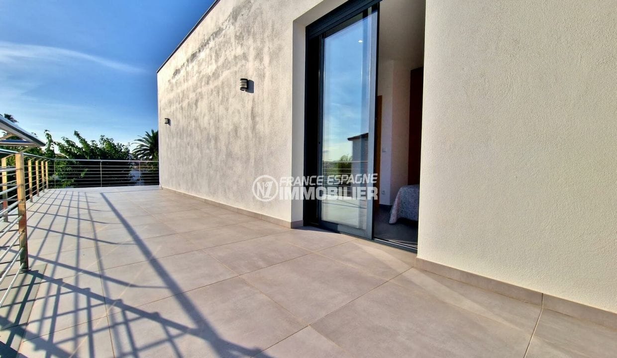 ventes immobilieres empuriabrava espagne: villa 6 pièces moderne 307 m², terrasse d'angle