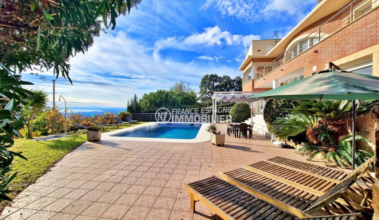 vente immobiliere rosas: villa 6 pièces vue sur la baie 326 m², terrasse avec piscine