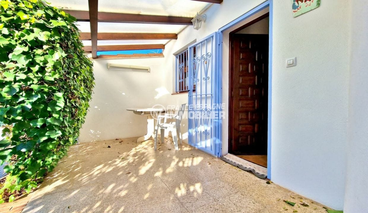 buy house empuriabrava, 4 rooms prized area 150 m², entrance terrace