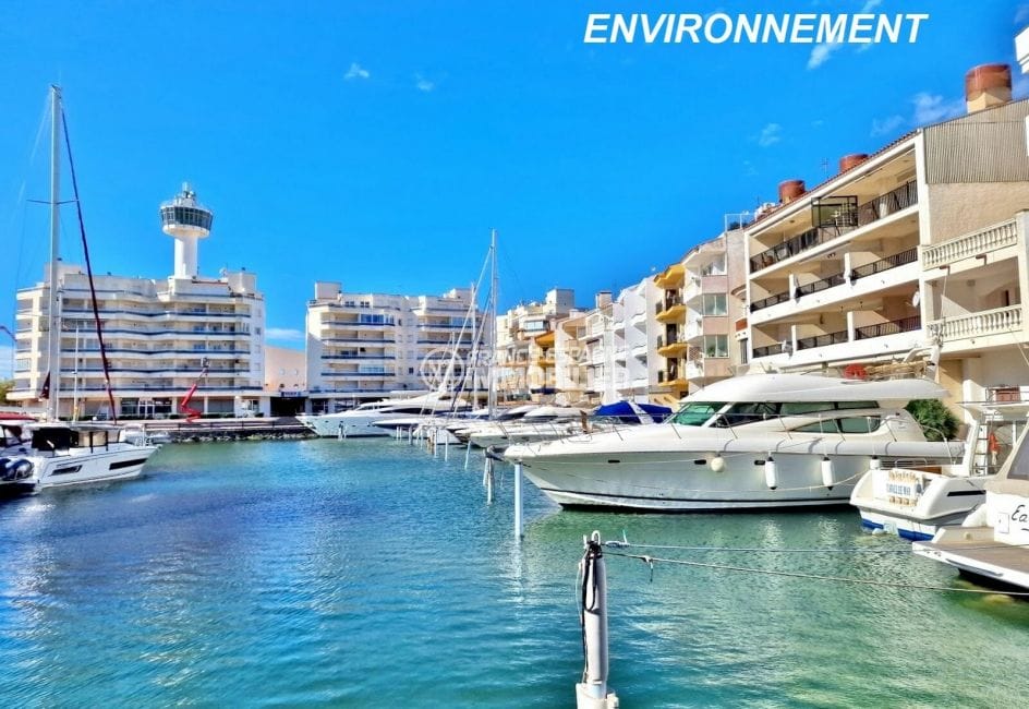 empuriabrava appartement à vendre, 3 pièces parking privé 50 m², marina proche de la plage