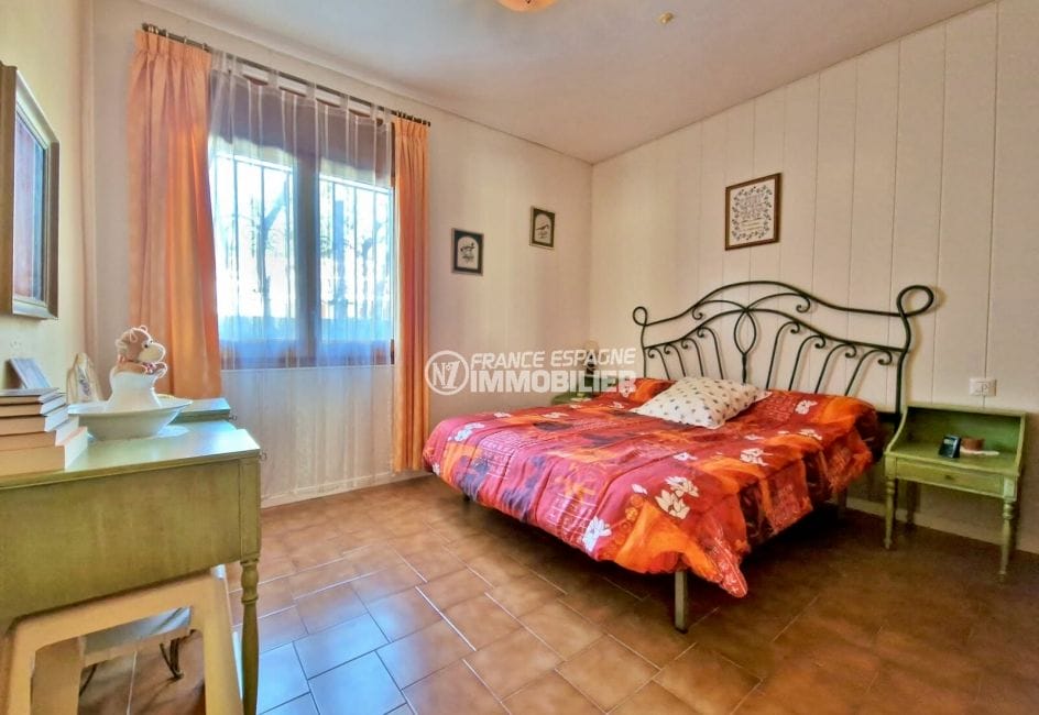 villa a vendre empuriabrava, 4 pièces secteur prisé 150 m², deuxième chambre
