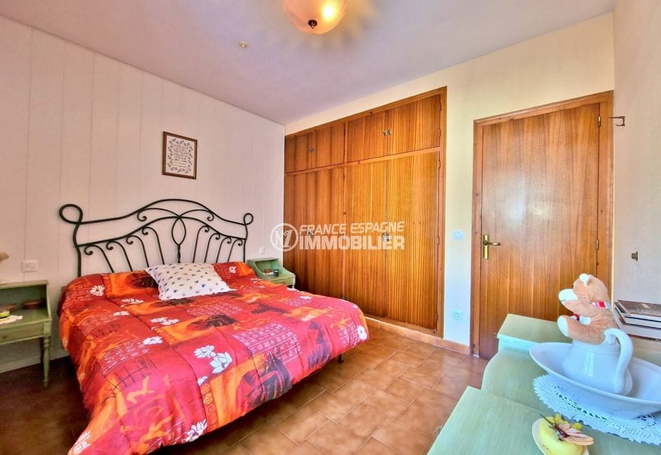villa empuriabrava a vendre, 4 pièces secteur prisé 150 m², 2ème chambre avec placard
