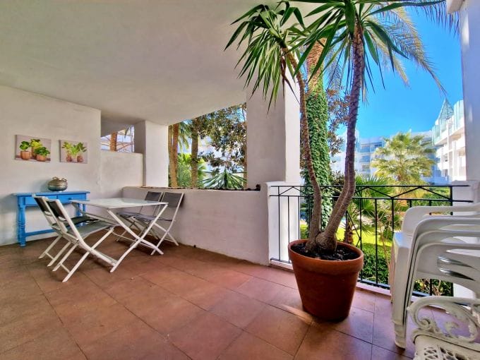 apartment for sale rosas, 3 rooms garden view 66 m², nice residence with swimming pool
