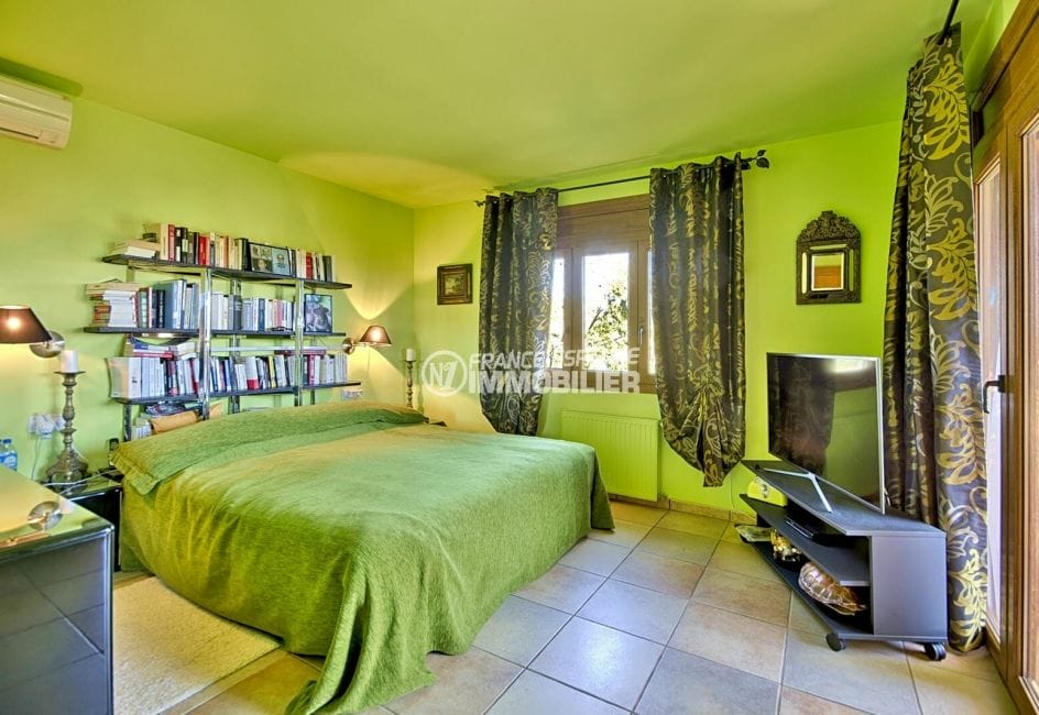 immo center rosas: villa 5 pièces grand terrain 306 m², première chambre