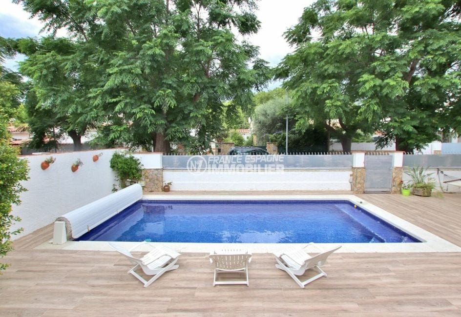 house for sale empuriabrava, 6 rooms swimming pool and garage 176 m², private pool