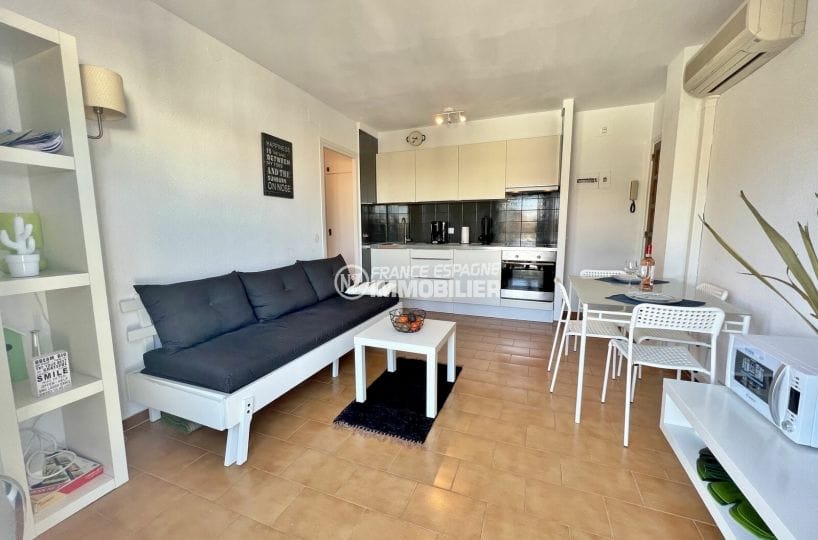 apartment empuriabrava,2 rooms beach 400m 34 m², living/dining room