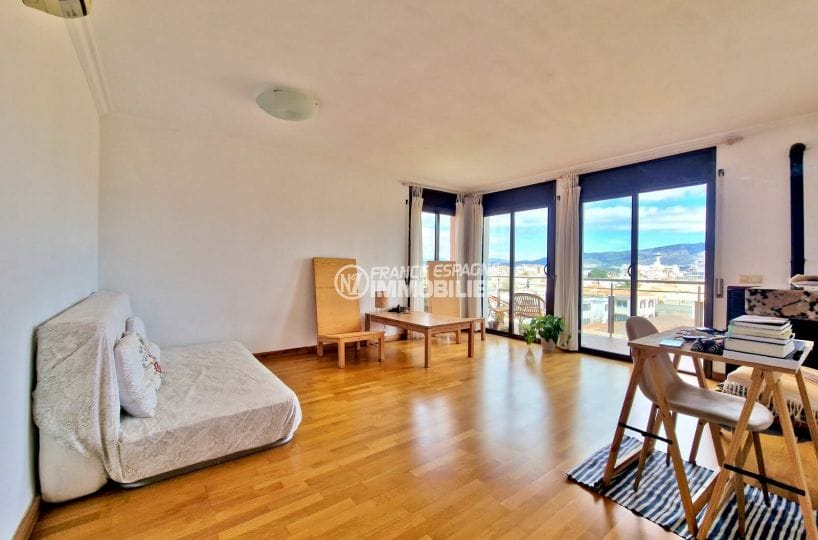 apartment for sale empuriabrava, 3 rooms side sea view 55 m², living/dining room