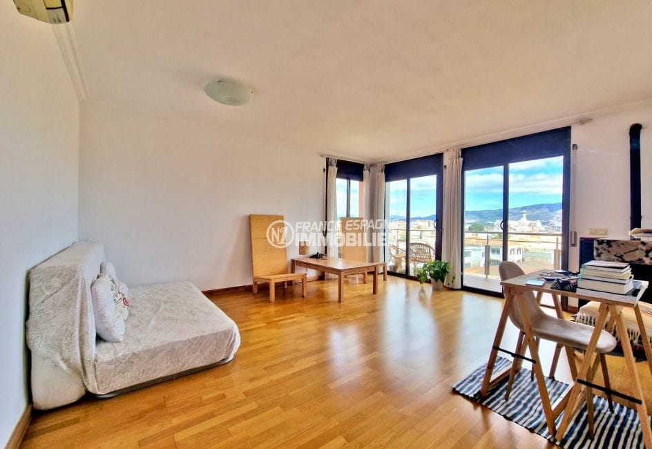 apartment for sale empuriabrava, 3 rooms side sea view 55 m², living/dining room