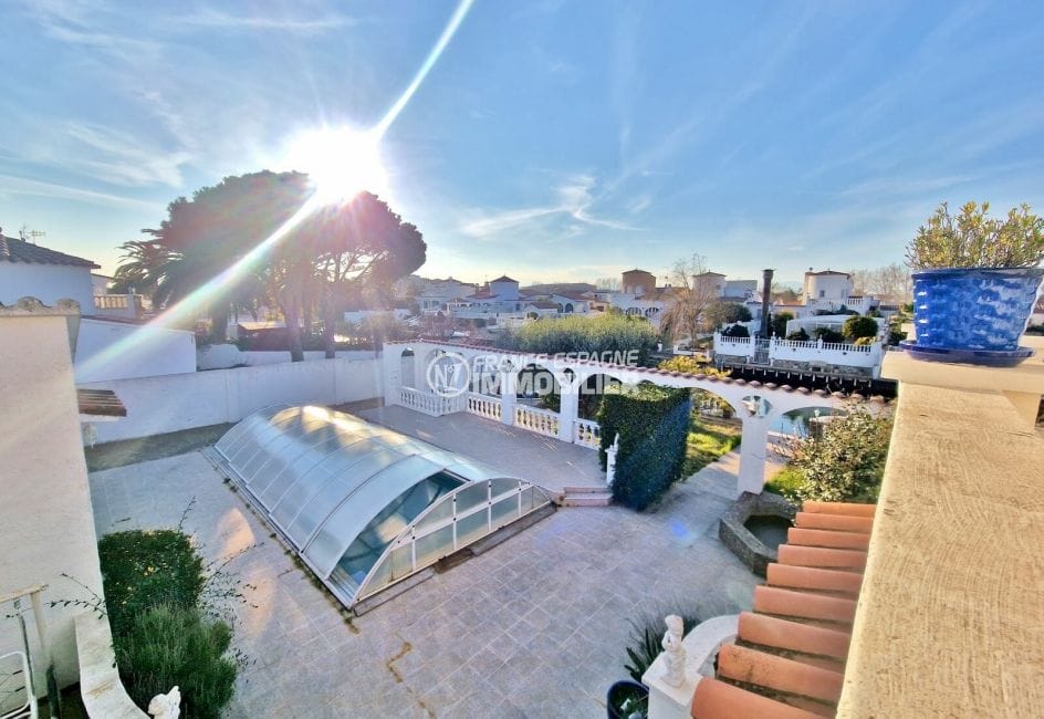 house empuriabrava, 7 rooms amarre 30 m 337 m², terraces with swimming pool