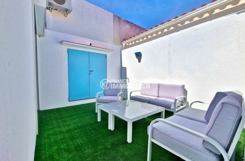 vente immobiliere rosas: villa 4 pièces plain-pied 80 m², patio aménagé