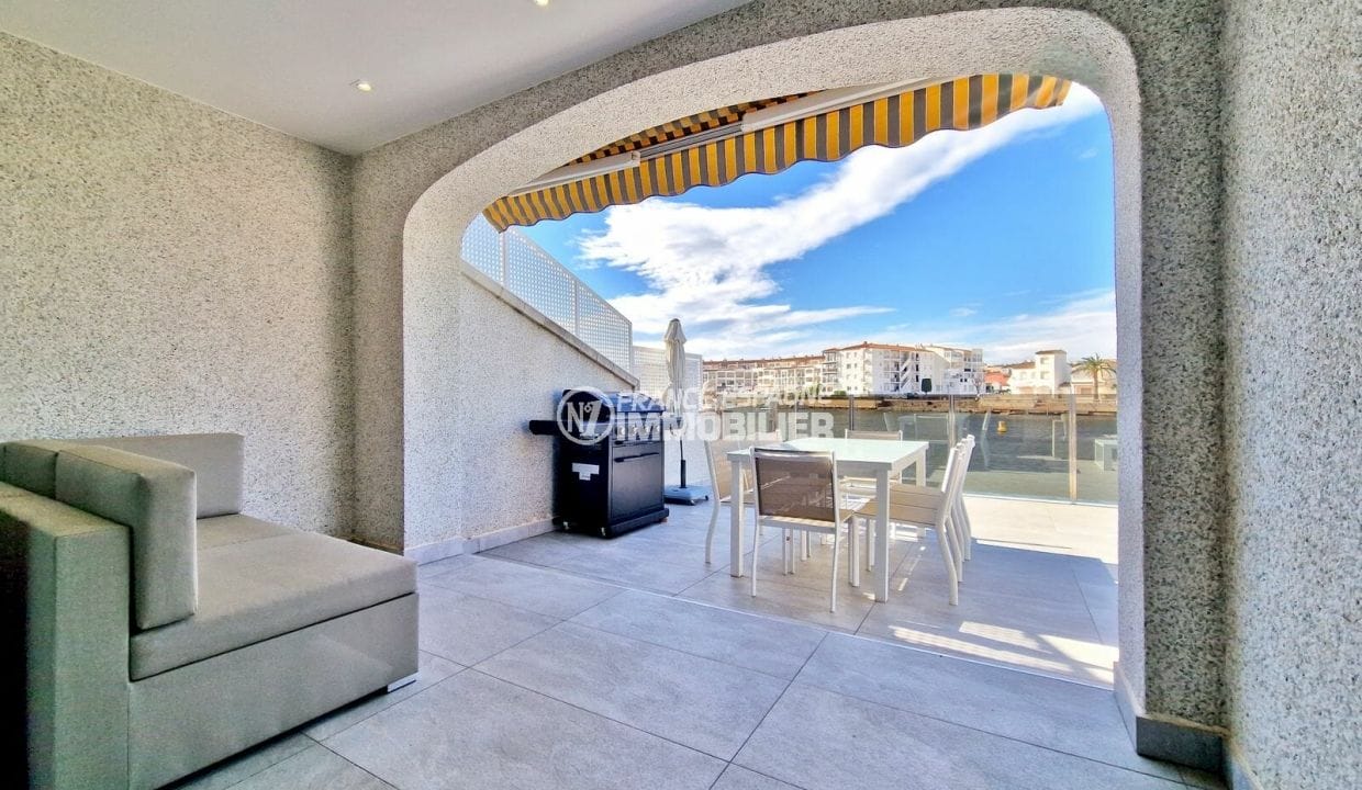 maison a vendre a empuriabrava, 6 pièces avec amarre 180 m², terrasse couverte