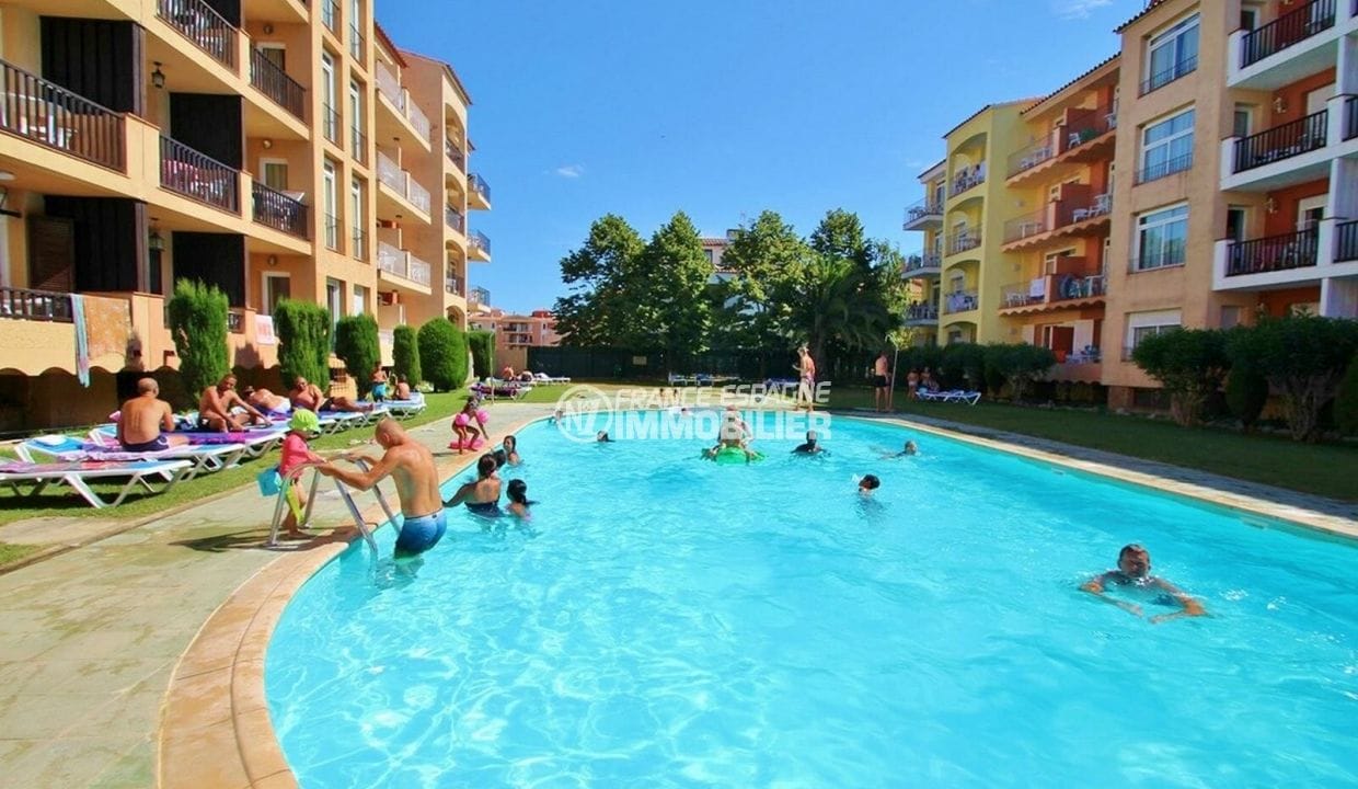 immocenter empuriabrava: appartement 2 pièces rèsidence atypique 37 m2, piscine commune