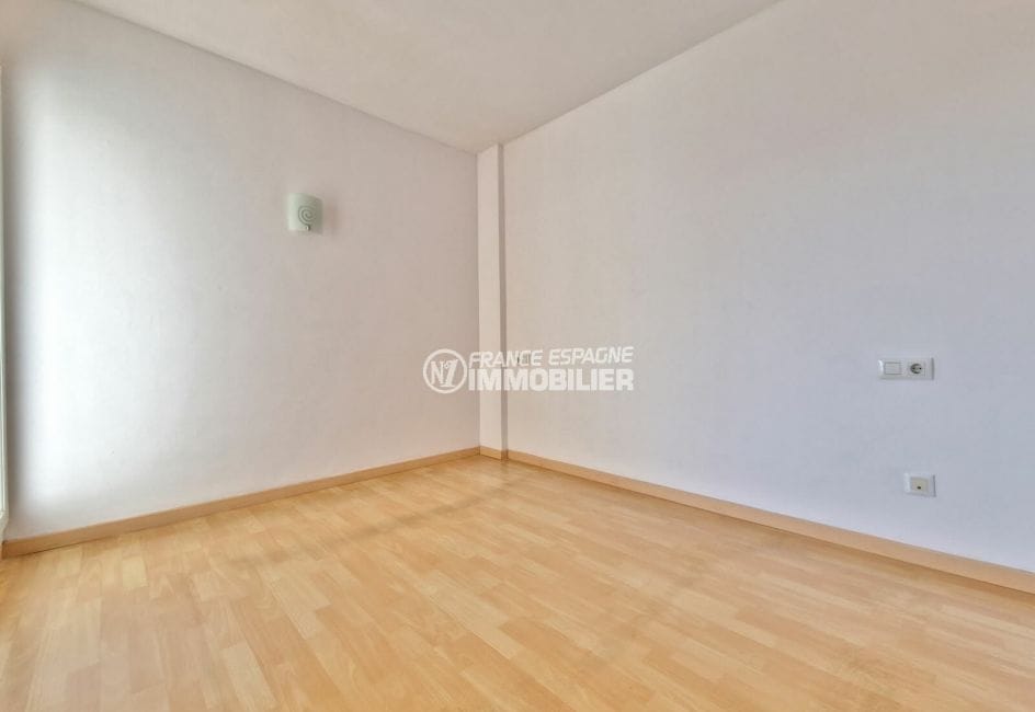 appartement a vendre roses, 3 pièces belles vues 62 m², 1er chambre, parquet au sol