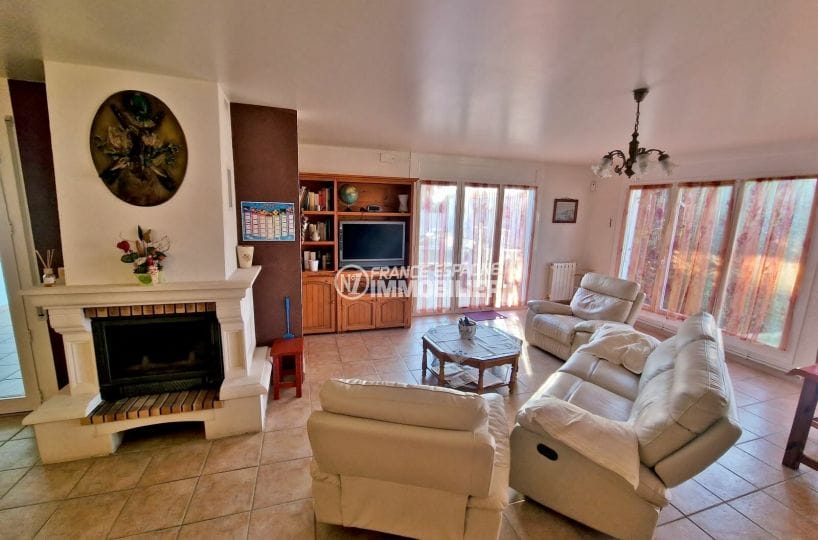 house for sale spain, 7 rooms amarre 30 m 337 m², living room with fireplace