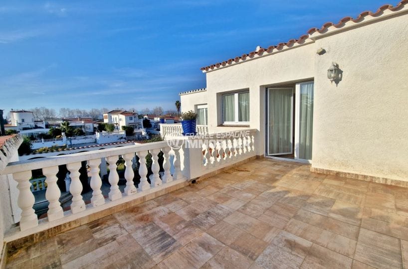 Casa en venda a la costa d'Espanya, 7 habitacions amarratge 30 m 337 m², terrassa vista canal