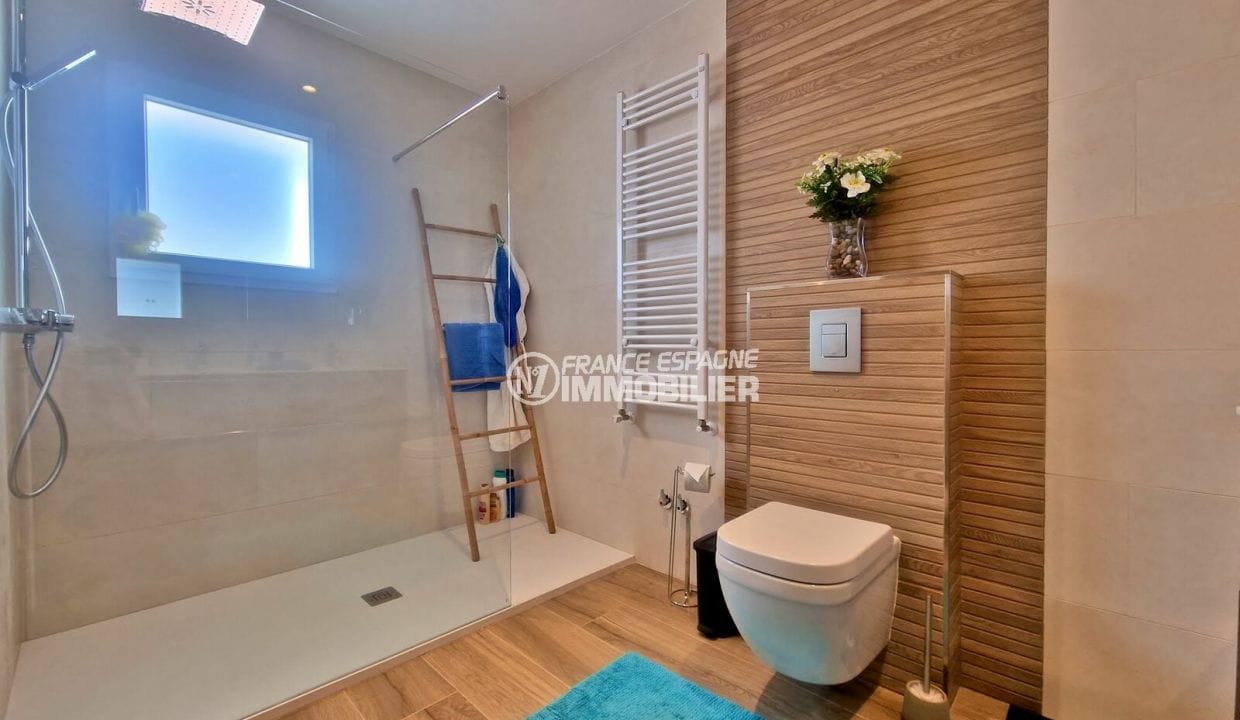 immocenter: villa 4 pièces avec 12m amarre 176 m², 1er salle d'eau, douche italienne