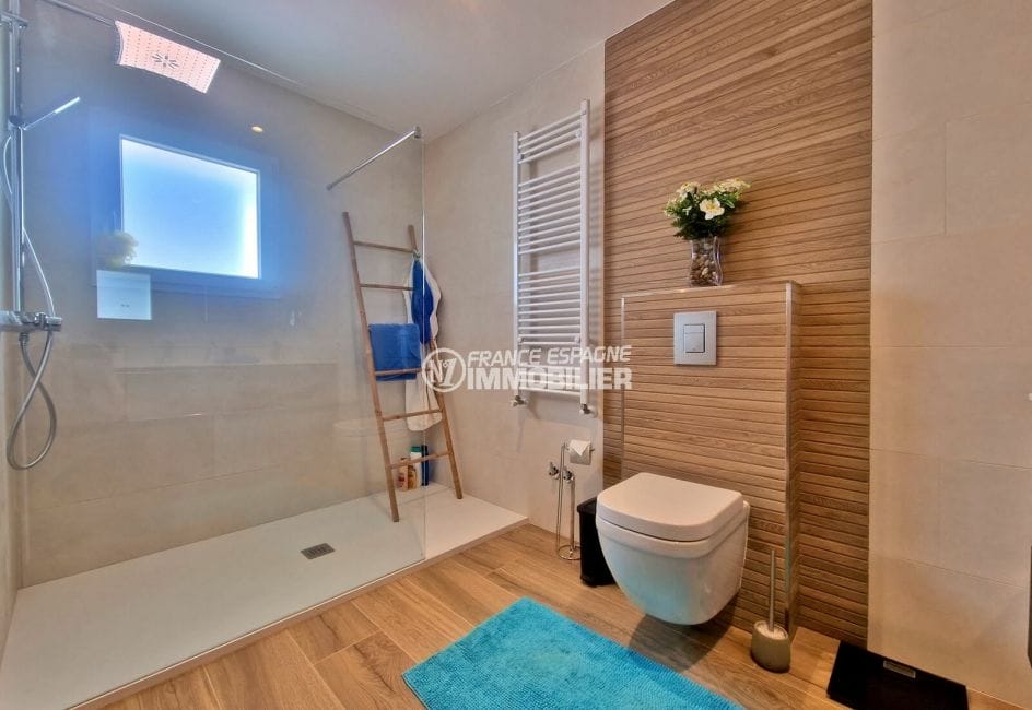 immocenter: villa 4 pièces avec 12m amarre 176 m², 1er salle d&#039;eau, douche italienne