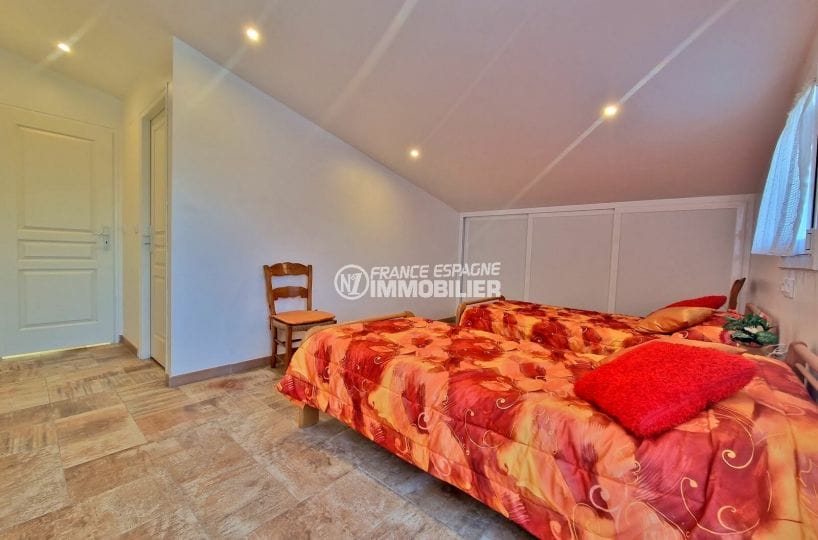 Comprar a Espanya: Villa 7 habitacions amarratge 30 m 337 m², 4t dormitori amb armari encastat
