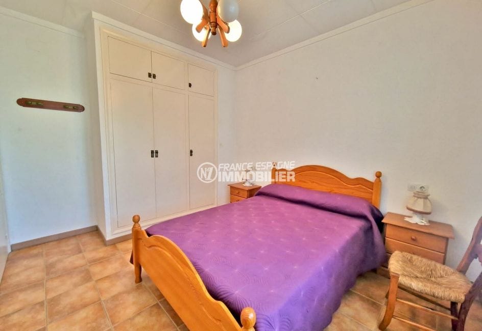 sale villa empuriabrava, 7 rooms amarre 30 m 337 m², 5th bedroom with cupboard