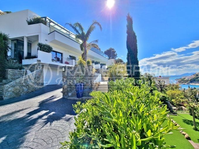 house for sale rosas, 8 rooms sea view 641 m², luxury villa, beach 200m