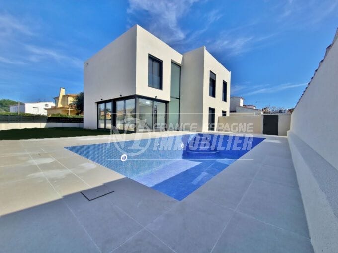 immobilier empuria brava: villa 5 pièces nouvelle construction 166 m2, plage 600m