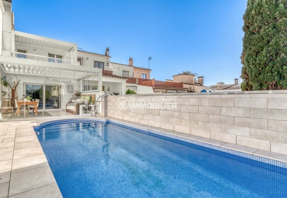 maison a vendre empuriabrava, 3 pièces amarre 5m 140 m², piscine privée