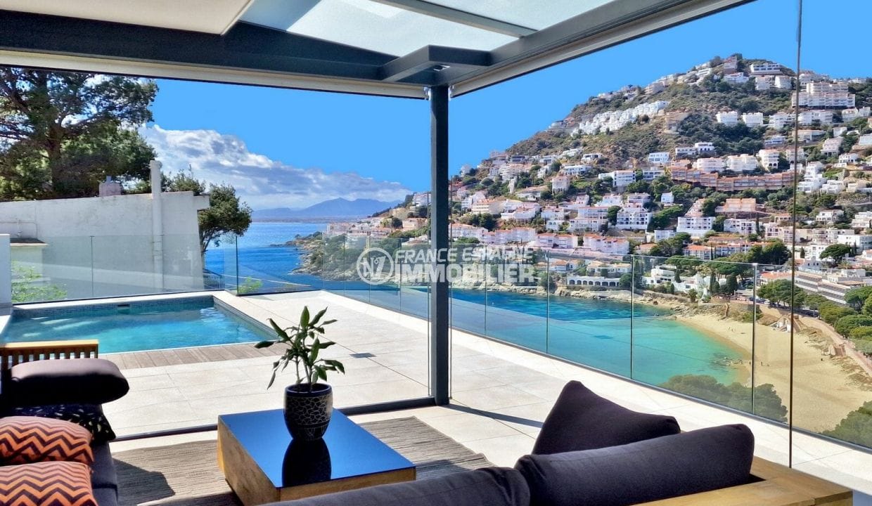 Casa en venda a Roses Espanya, 8 habitacions vista mar 641 m², terrassa amb vistes al mar