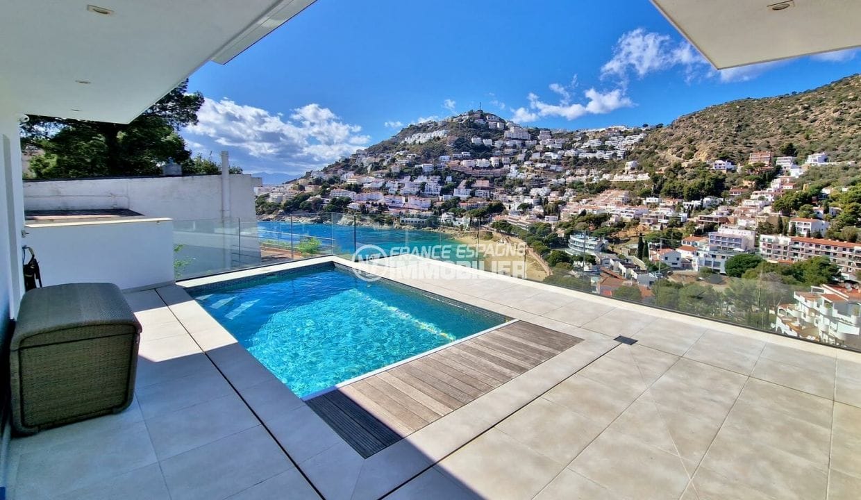 Immobiliària en venda a Roses Espanya: Villa 8 habitacions vista mar 641 m², piscina a la terrassa