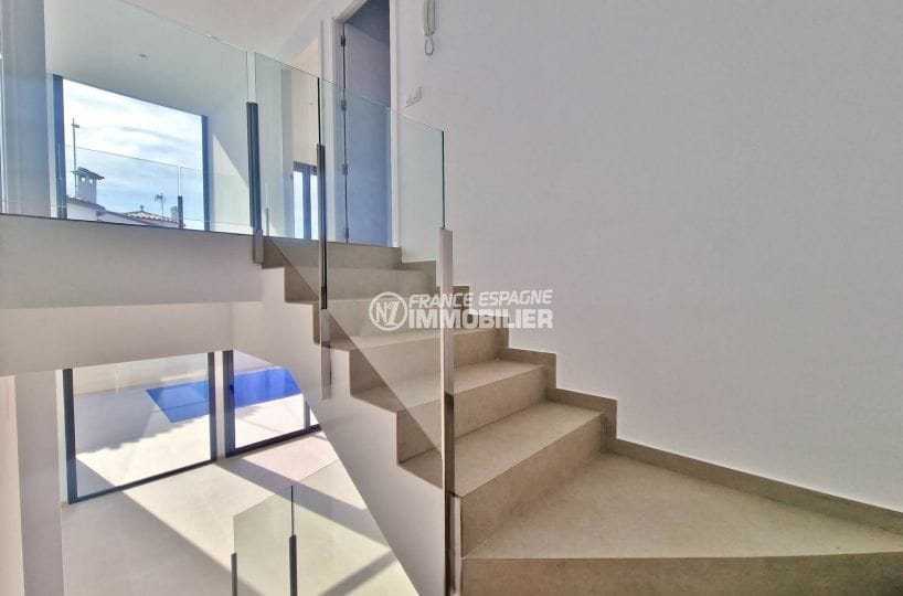 sale empuriabrava: villa 5 rooms new construction 166 m2, stairs