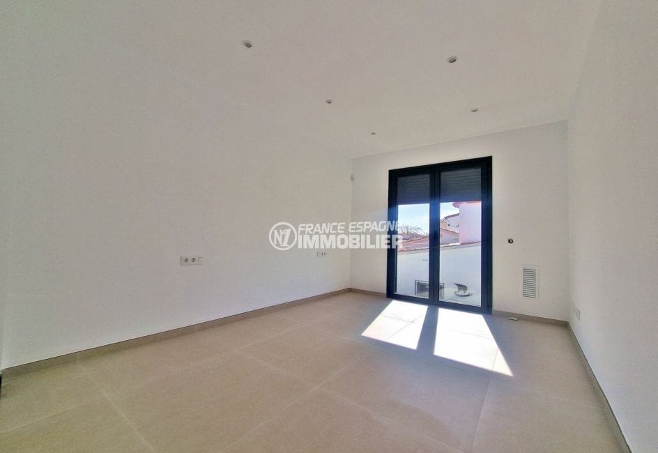 house for sale spain, 5 rooms new construction 166 m2, first bedroom