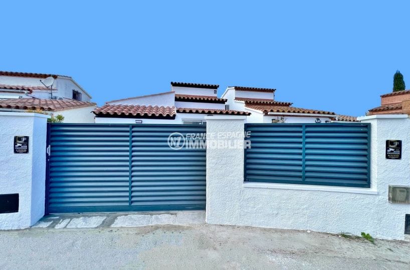 villa empuriabrava a vendre, 4 pièces entièrement rénové 94m², portail entrée