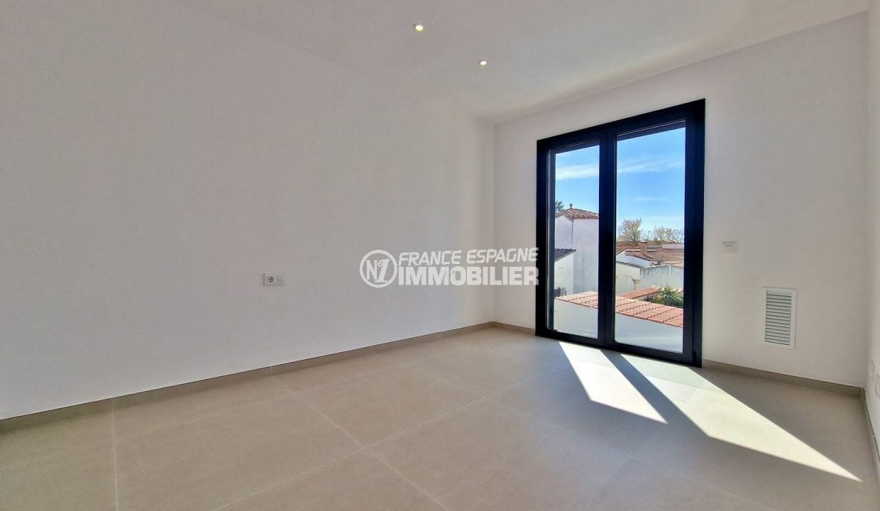 villa empuriabrava a vendre, 5 pièces moderne neuve 163 m2, 3ème chambre