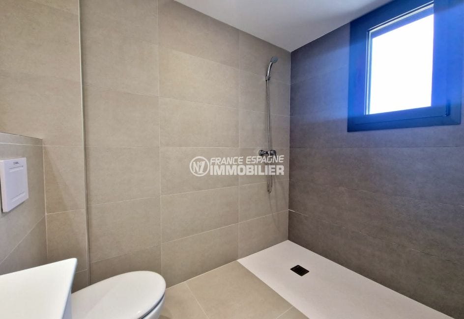 casa en empuriabrava, 5 habitaciones moderna nueva 163 m2, ducha italiana