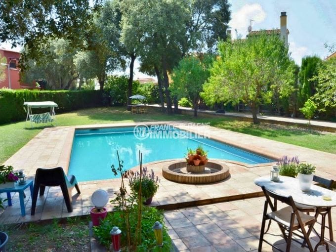 house for sale rosas, 7 rooms swimming pool, garage, 447 m², south facing with large garden