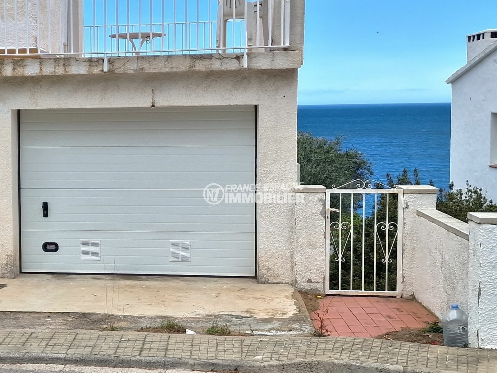 Llanca – a vendre garage à 500m de la plage dans secteur prisé