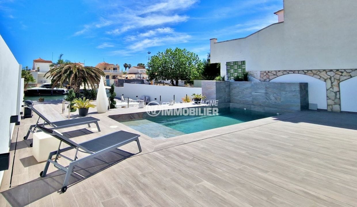 house empuriabrava, 5 rooms grand canal 174 m², terrace and swimming pool