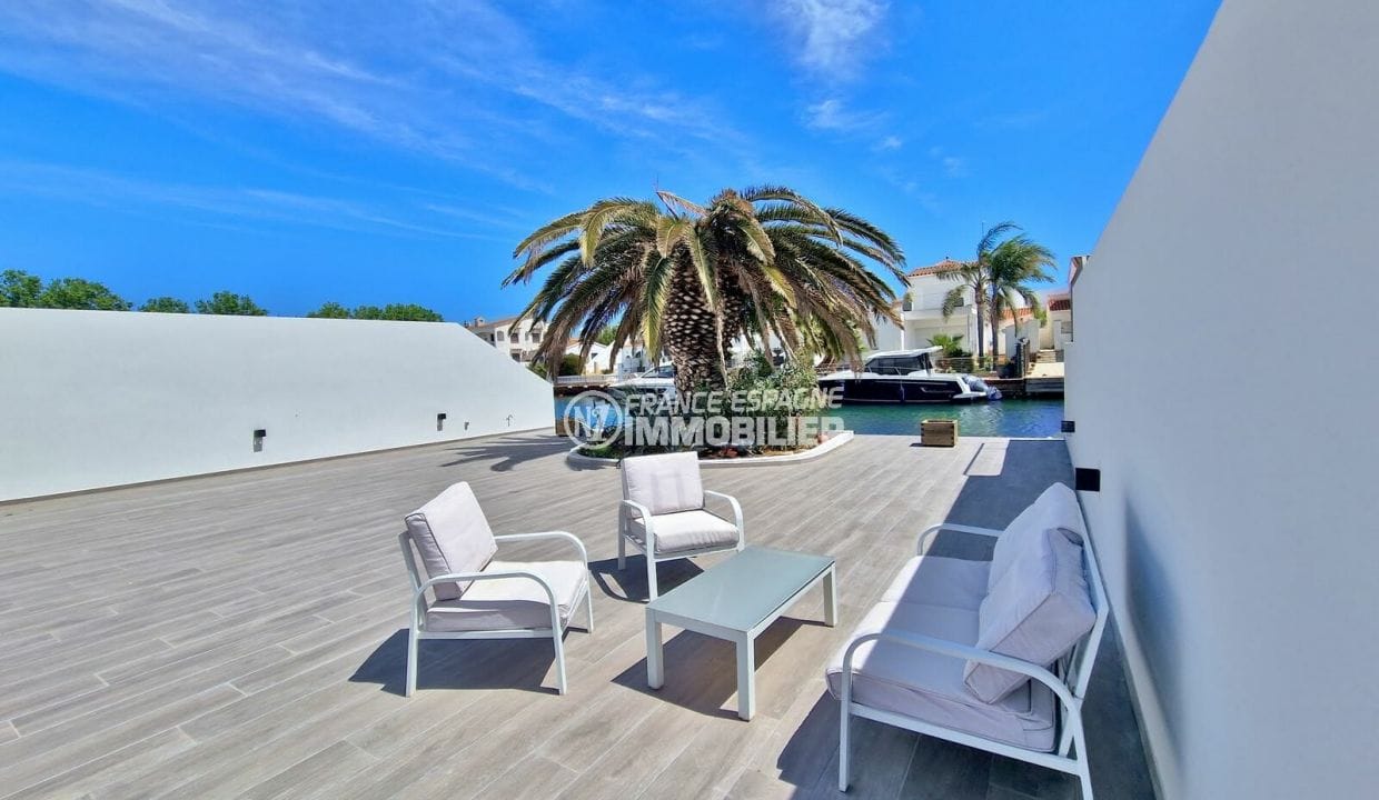 house for sale empuriabrava, 5 rooms grand canal 174 m², terrace access mooring