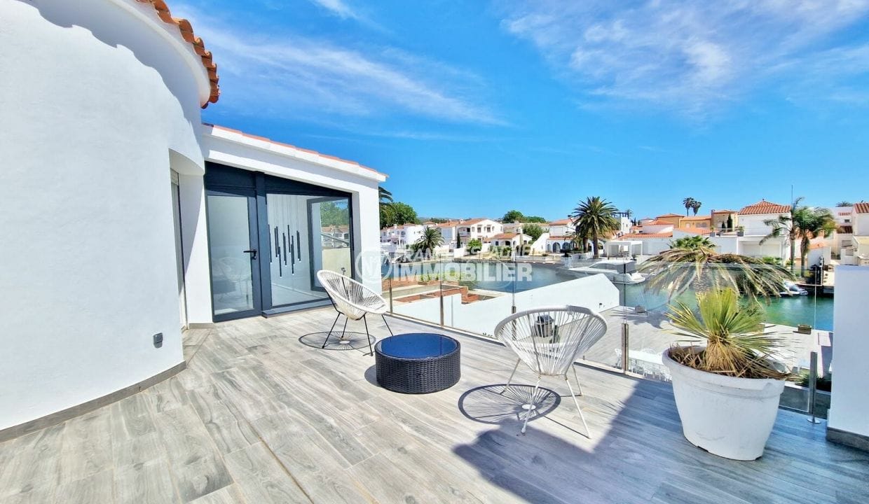 sale empuriabrava: villa 5 rooms grand canal 174 m², terrace canal view