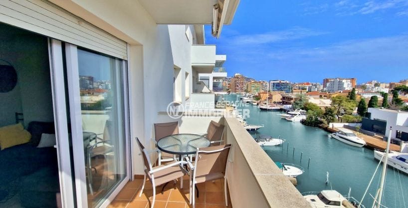 apartment for sale rosas, 4 rooms canal view 62 m², 800m from the beach