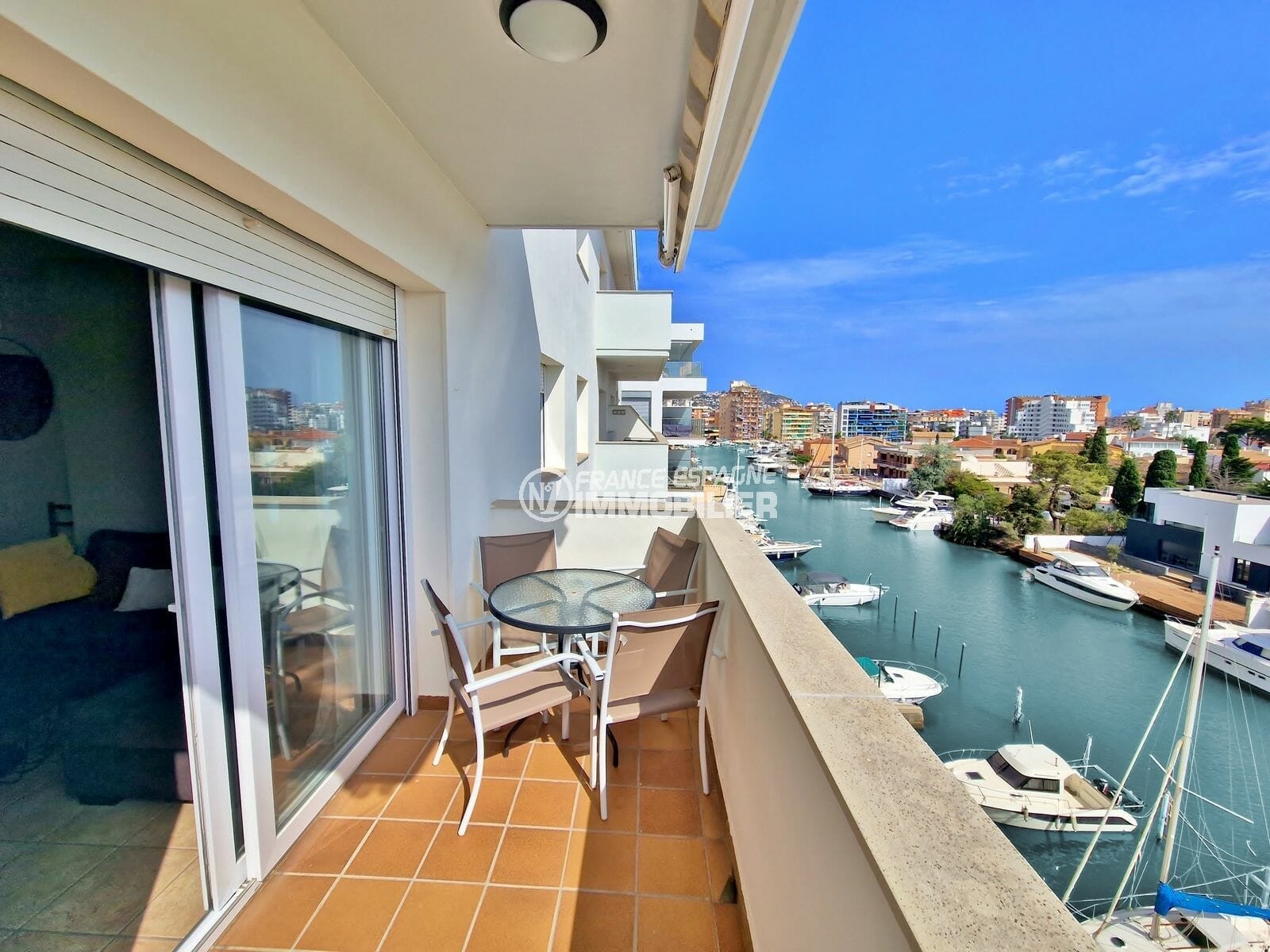 Rosas exclusivas - Apartamento de 3 dormitorios, terraza con vistas al canal, a 800m de la playa