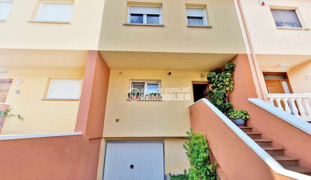 immobilier empuria brava: villa 5 pièces 185 m² avec grand garage, secteur calme