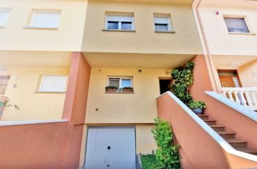 immobilier empuria brava: villa 5 pièces 185 m² avec grand garage, secteur calme