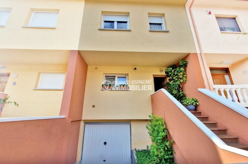 immobilier empuria brava: villa 5 pièces 185 m² avec grand garage, secteur calme