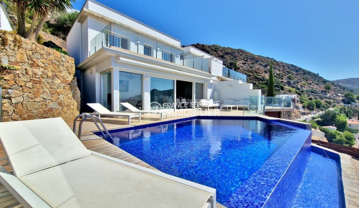 house for sale rosas, 5 rooms 250 m² sea view, contemporary villa