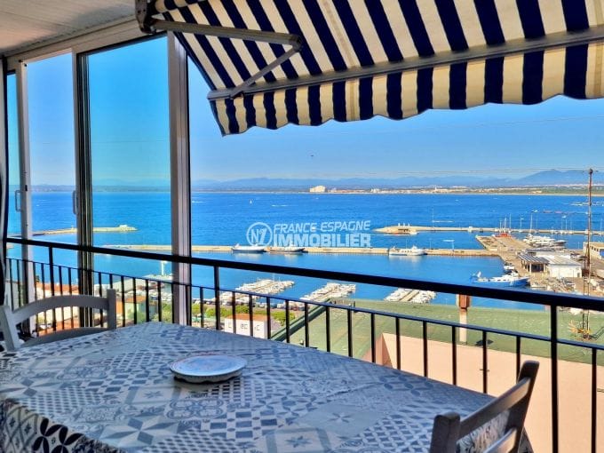 apartment for sale rosas, 3 rooms 74 m² sea view, possibility parking and garage