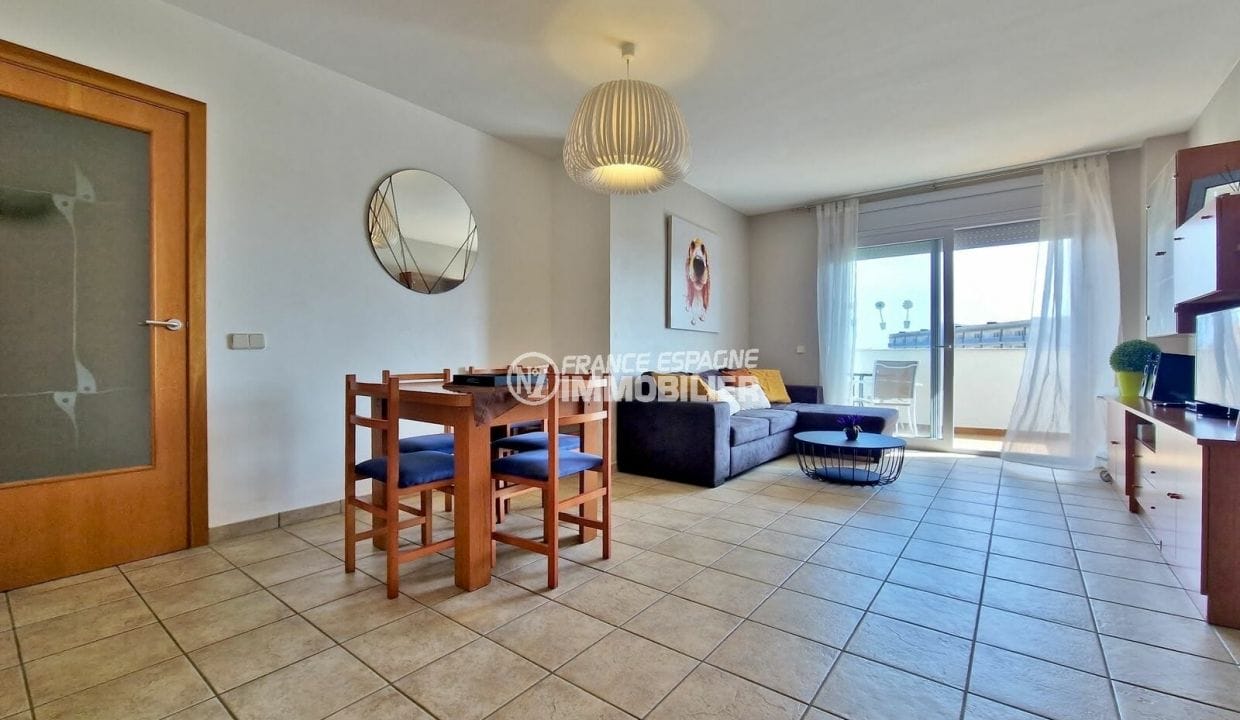 apartments for sale in rosas, 4 rooms canal view 62 m², living room