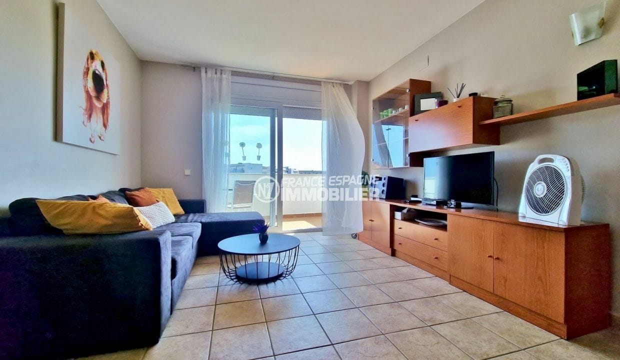 buy apartment rosas, 4 rooms canal view 62 m², living room terrace access