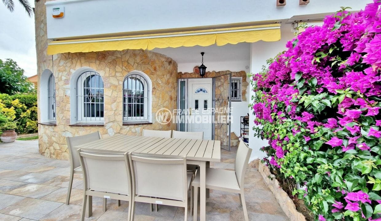 maison à vendre empuriabrava, 5 pièces avec piscine 137 m², terrasse avec store banne