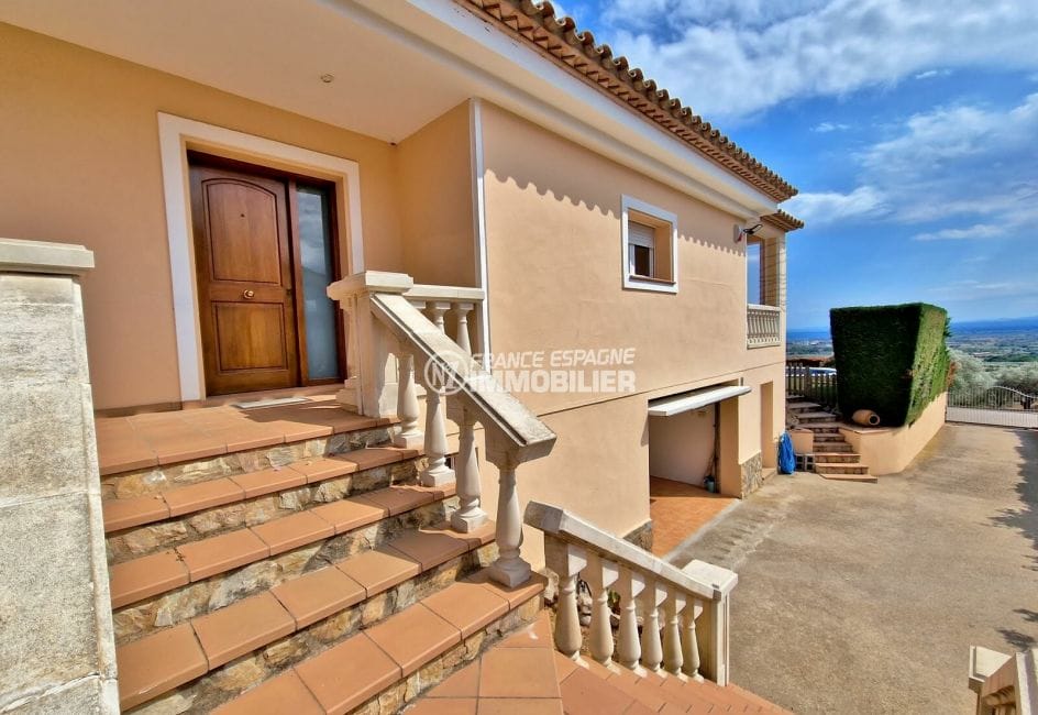 vente immobilière rosas: villa 6 pièces 223 m² vue sur la baie, entrée avec escaliers